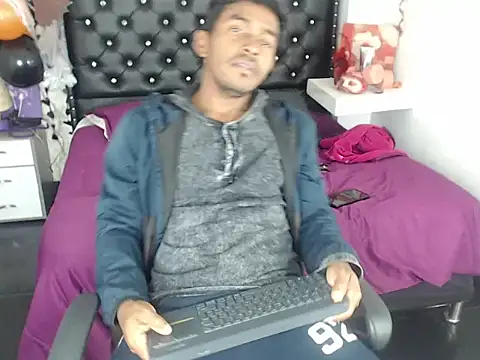 Snapshot of Adam_Morgan2 chatting on October 19, 2025, 5:30 am Adam Morgan2 online show from October 19, 2025, 5:30 am