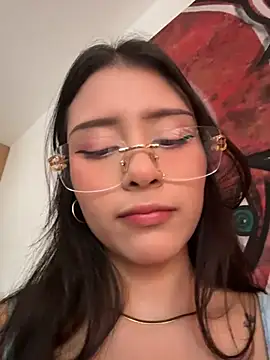 Snapshot of CatadeLuca chatting on November 24, 2025, 8:19 pm CatadeLuca online show from November 24, 2025, 8:19 pm