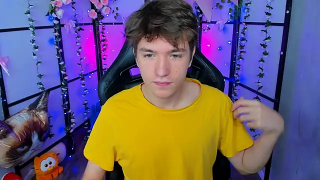 Snapshot of Ethan_Rivers chatting on September 21, 2025, 5:42 am Ethan Rivers online show from September 21, 2025, 5:42 am