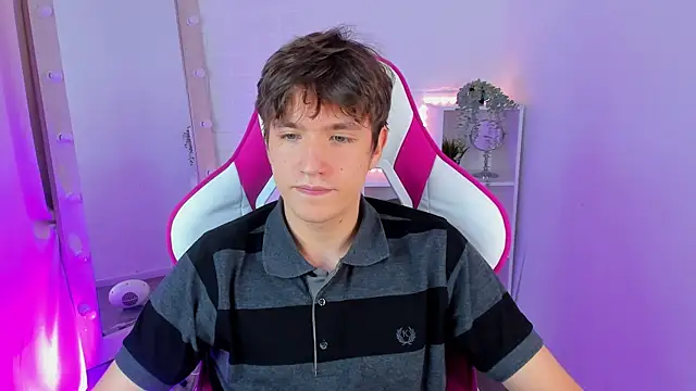 Snapshot of Ethan_Rivers chatting on October 2, 2025, 9:00 pm Ethan Rivers online show from October 2, 2025, 9:00 pm