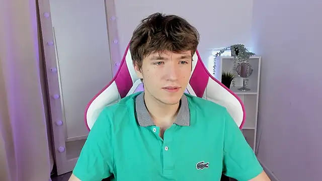 Snapshot of Ethan_Rivers chatting on October 12, 2025, 8:41 pm Ethan Rivers online show from October 12, 2025, 8:41 pm