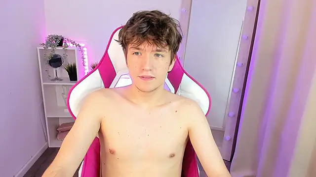 Snapshot of Ethan_Rivers chatting on October 16, 2025, 8:43 pm Ethan Rivers online show from October 16, 2025, 8:43 pm