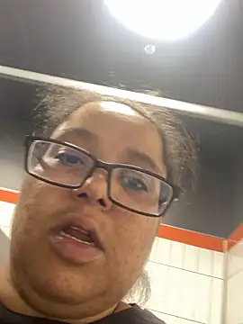 wishuhope4 online show from October 28, 2025, 10:23 pm