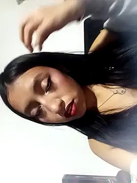 Snapshot of Luna_Moo_ chatting on September 26, 2025, 4:27 am Luna Moo online show from September 26, 2025, 4:27 am