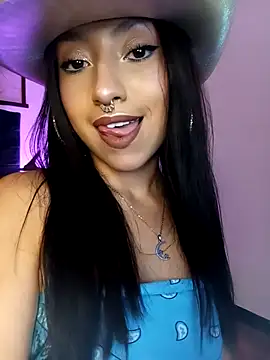 Snapshot of Luna_Moo_ chatting on October 9, 2025, 4:10 am Luna Moo online show from October 9, 2025, 4:10 am
