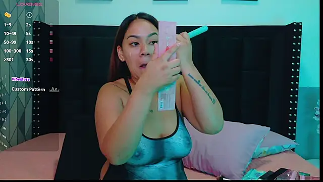 Snapshot of mamaneedsfun chatting on September 18, 2025, 1:02 pm mamaneedsfun online show from September 18, 2025, 1:02 pm