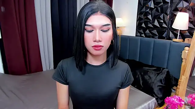 Snapshot of MaxCollins chatting on November 8, 2025, 2:50 pm MaxCollins online show from November 8, 2025, 2:50 pm