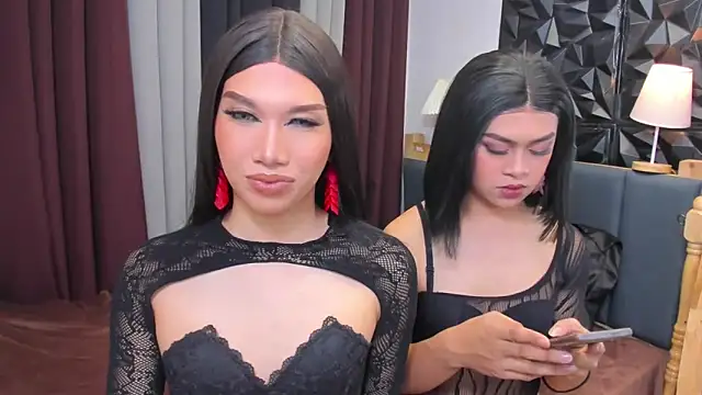 Snapshot of MaxCollins chatting on November 14, 2025, 8:18 pm MaxCollins online show from November 14, 2025, 8:18 pm