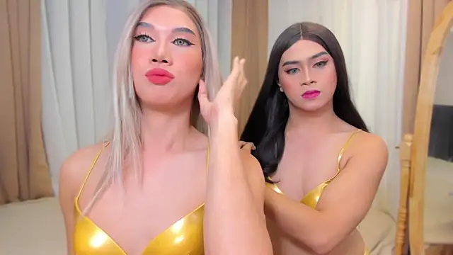 Snapshot of MaxCollins chatting on December 14, 2025, 1:49 pm MaxCollins online show from December 14, 2025, 1:49 pm