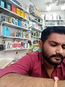 Snapshot of avi007p chatting on October 4, 2025, 9:51 am avi007p online show from October 4, 2025, 9:51 am