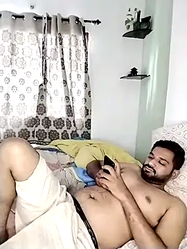 Snapshot of avi007p chatting on October 21, 2025, 6:25 am avi007p online show from October 21, 2025, 6:25 am