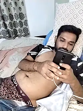 Snapshot of avi007p chatting on October 23, 2025, 8:18 pm avi007p online show from October 23, 2025, 8:18 pm