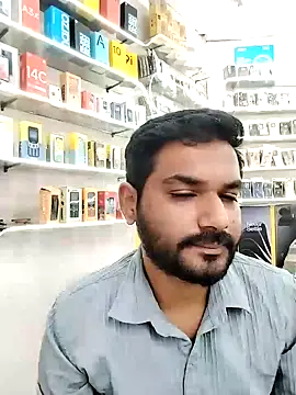 Snapshot of avi007p chatting on October 29, 2025, 10:50 am avi007p online show from October 29, 2025, 10:50 am