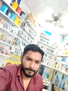 Snapshot of avi007p chatting on November 2, 2025, 7:33 am avi007p online show from November 2, 2025, 7:33 am