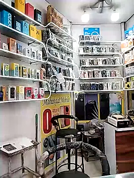 Snapshot of avi007p chatting on November 4, 2025, 9:52 am avi007p online show from November 4, 2025, 9:52 am