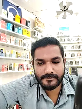 Snapshot of avi007p chatting on November 7, 2025, 11:21 am avi007p online show from November 7, 2025, 11:21 am