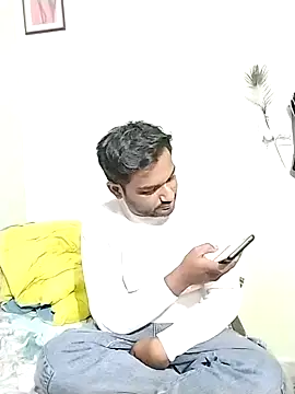 Snapshot of avi007p chatting on November 8, 2025, 7:45 pm avi007p online show from November 8, 2025, 7:45 pm