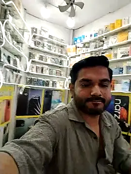 Snapshot of avi007p chatting on November 12, 2025, 11:21 am avi007p online show from November 12, 2025, 11:21 am