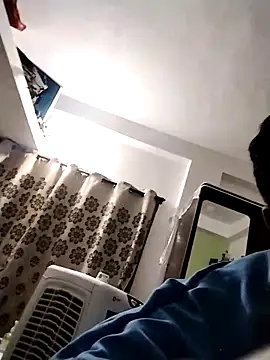 Snapshot of avi007p chatting on November 15, 2025, 6:48 pm avi007p online show from November 15, 2025, 6:48 pm