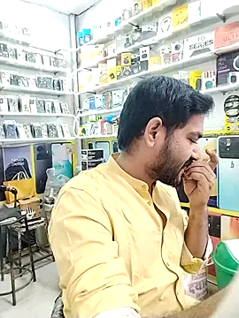 Snapshot of avi007p chatting on November 27, 2025, 9:44 am avi007p online show from November 27, 2025, 9:44 am