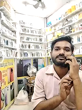 Snapshot of avi007p chatting on December 3, 2025, 1:20 pm avi007p online show from December 3, 2025, 1:20 pm