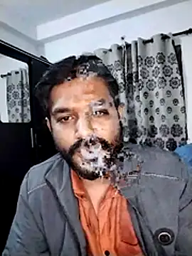 Snapshot of avi007p chatting on December 5, 2025, 7:10 pm avi007p online show from December 5, 2025, 7:10 pm