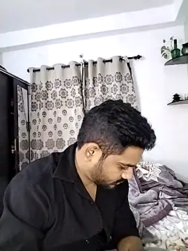 Snapshot of avi007p chatting on December 14, 2025, 11:04 am avi007p online show from December 14, 2025, 11:04 am