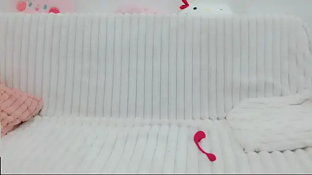 Emmahahaha17 online show from November 1, 2025, 2:19 pm