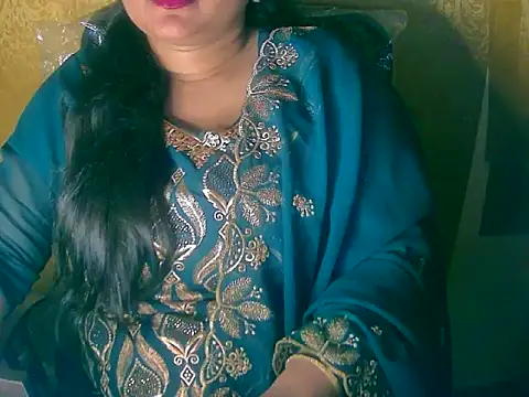 Snapshot of Saniya_K chatting on October 8, 2025, 5:32 pm Saniya K online show from October 8, 2025, 5:32 pm