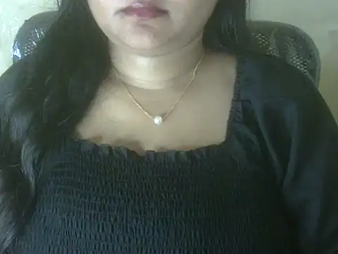 Snapshot of Saniya_K chatting on November 4, 2025, 6:01 am Saniya K online show from November 4, 2025, 6:01 am
