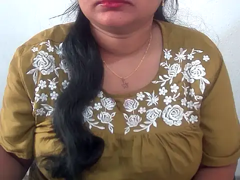 Snapshot of Saniya_K chatting on November 16, 2025, 1:33 am Saniya K online show from November 16, 2025, 1:33 am