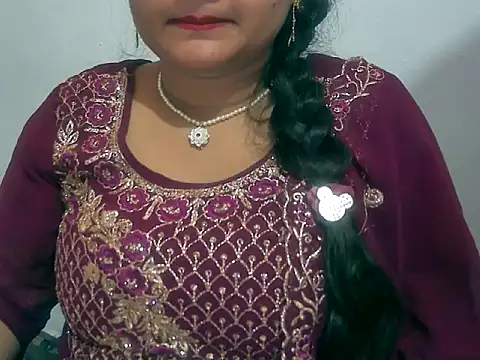 Snapshot of Saniya_K chatting on November 30, 2025, 4:00 pm Saniya K online show from November 30, 2025, 4:00 pm