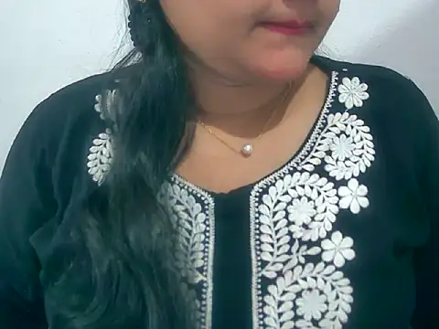 Snapshot of Saniya_K chatting on December 3, 2025, 11:08 am Saniya K online show from December 3, 2025, 11:08 am