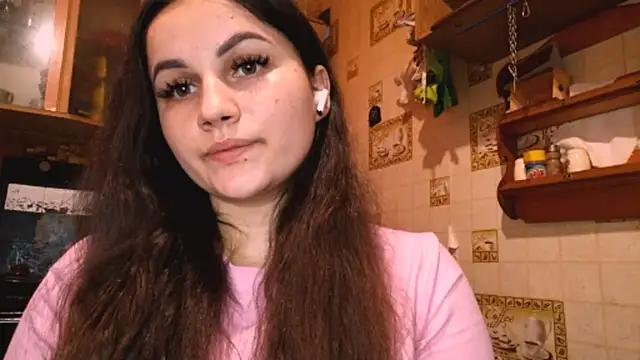 DierdreCousineau online show from November 20, 2025, 10:59 am