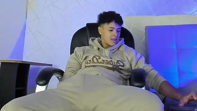 Snapshot of Alex_Colton7 chatting on December 2, 2025, 5:02 am Alex Colton7 online show from December 2, 2025, 5:02 am