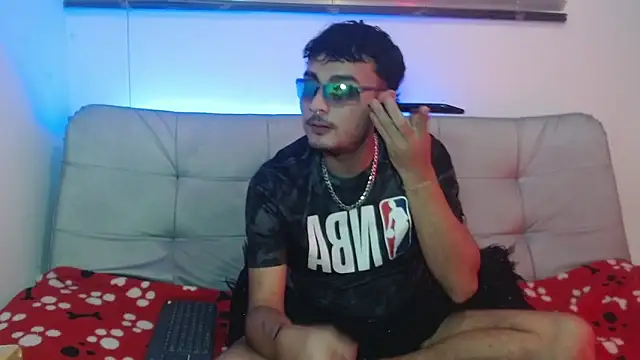 Valentin peach online show from November 12, 2025, 6:36 am