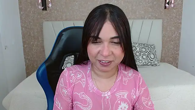 AliceSmiith  online show from October 19, 2025, 5:57 pm