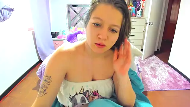 Luna Analya online show from October 31, 2025, 11:00 am