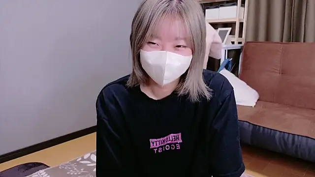 Nana  ch online show from September 11, 2025, 5:40 am