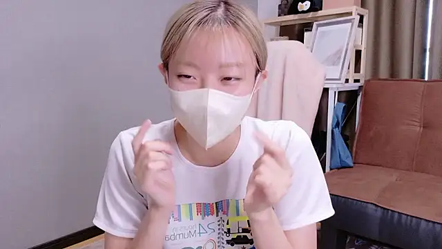 Nana  ch online show from September 22, 2025, 5:09 am