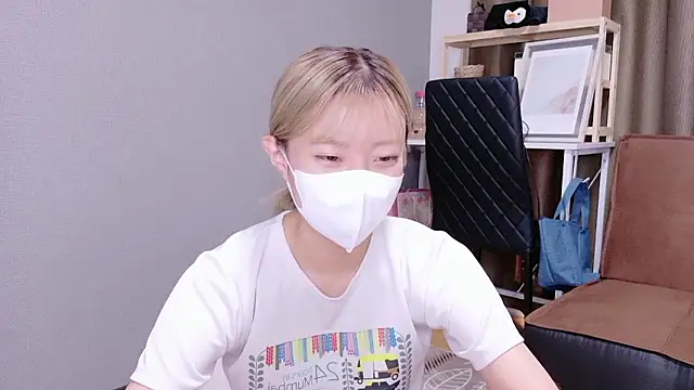 Nana  ch online show from September 29, 2025, 6:29 am