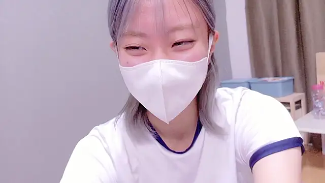 Nana  ch online show from October 31, 2025, 4:24 am