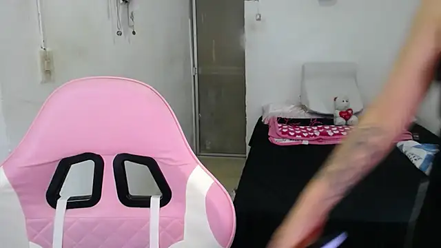 Amber09raiden online show from October 8, 2025, 4:59 pm