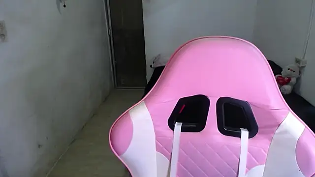 Amber09raiden online show from October 23, 2025, 5:01 pm