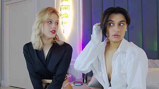 Snapshot of VioletAsh chatting on October 5, 2025, 4:33 am VioletAsh online show from October 5, 2025, 4:33 am