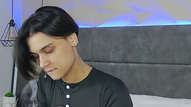 Snapshot of VioletAsh chatting on October 14, 2025, 4:46 am VioletAsh online show from October 14, 2025, 4:46 am