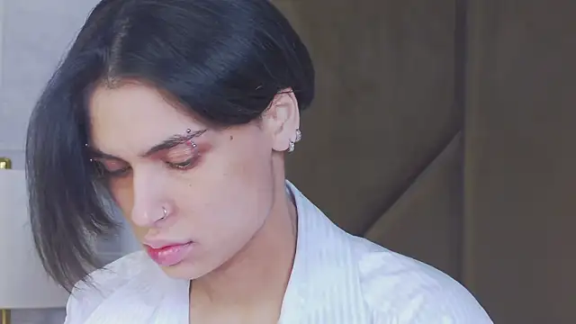 Snapshot of VioletAsh chatting on October 20, 2025, 4:35 am VioletAsh online show from October 20, 2025, 4:35 am