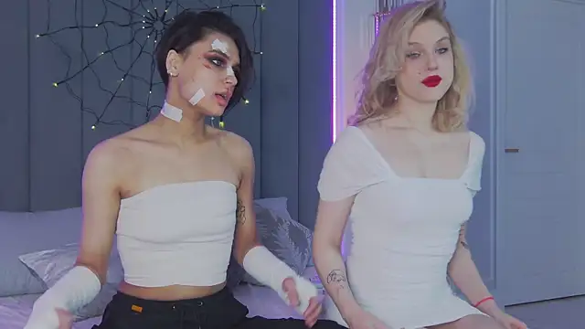 Snapshot of VioletAsh chatting on October 26, 2025, 5:13 am VioletAsh online show from October 26, 2025, 5:13 am