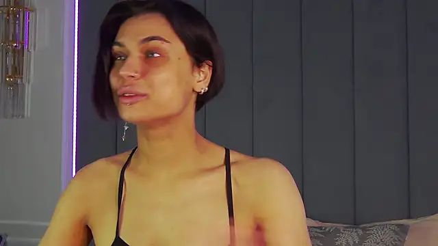 Snapshot of VioletAsh chatting on December 4, 2025, 4:44 am VioletAsh online show from December 4, 2025, 4:44 am