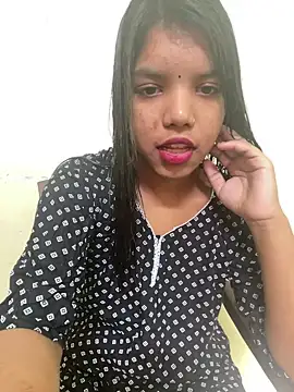 Snapshot of sexy_body-00 chatting on October 17, 2025, 4:37 am sexy body-00 online show from October 17, 2025, 4:37 am